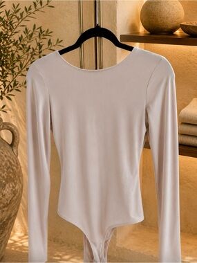 2 Saints Long Sleeve Bodysuit Size S | Soft Nude Scoop Neck Stretch Bodysuit